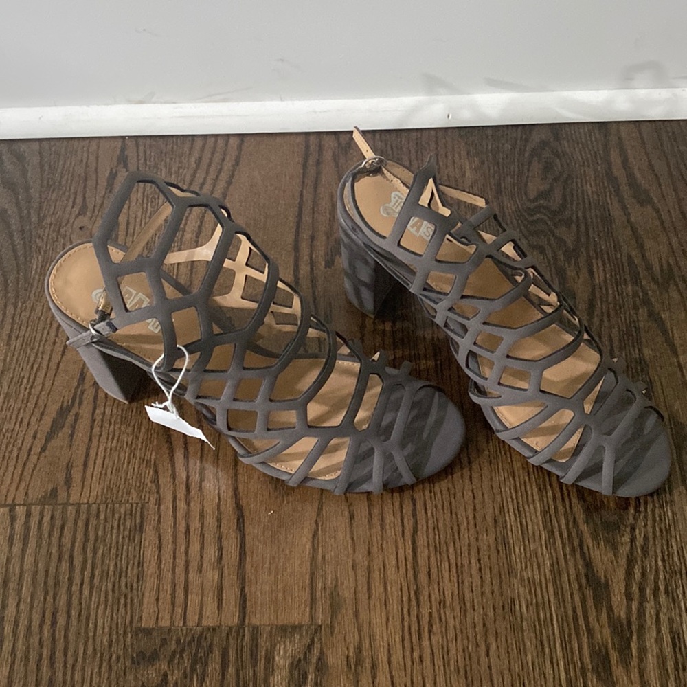 TRASH—-Shoes -